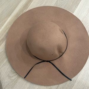 BP felt hat
